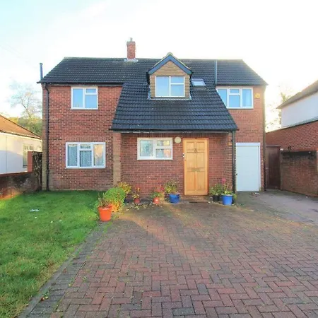 The Heathrow Lodge London Uk Harmondsworth Exterior photo