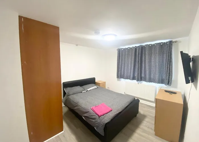 The Heathrow Lodge London Uk