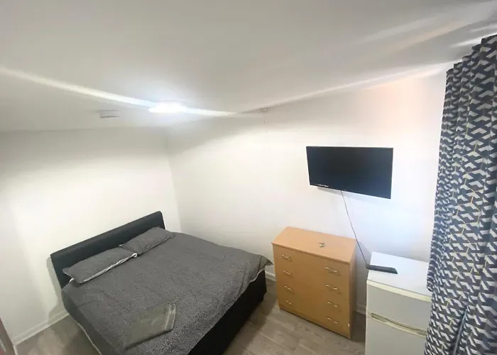 The Heathrow Lodge London Uk