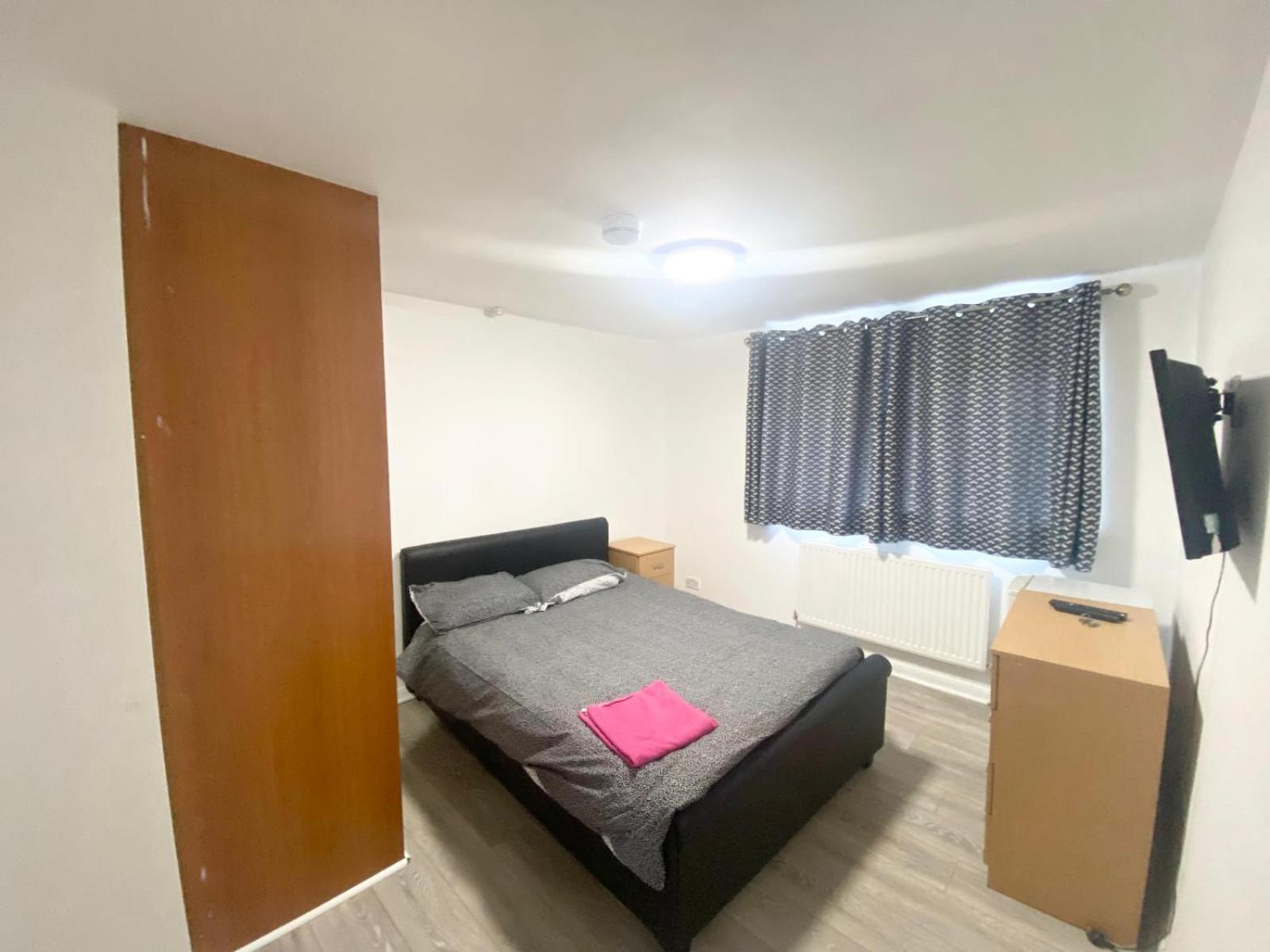 The Heathrow London Uk * Harmondsworth